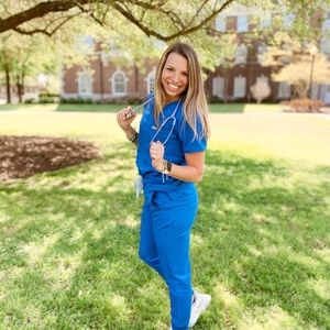 Meet your Posher, Carissa